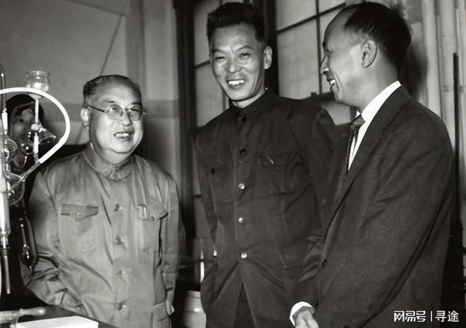 陈赓陪钱学森参观哈军工钱学森事后提意见：外国专家太多了